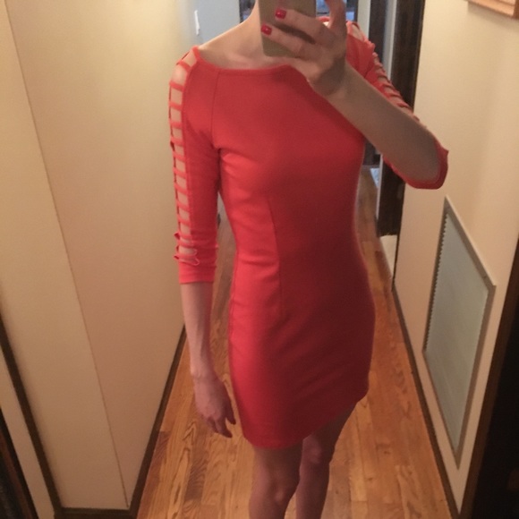 Coral tight dress with open arm cutout - Picture 4 of 5